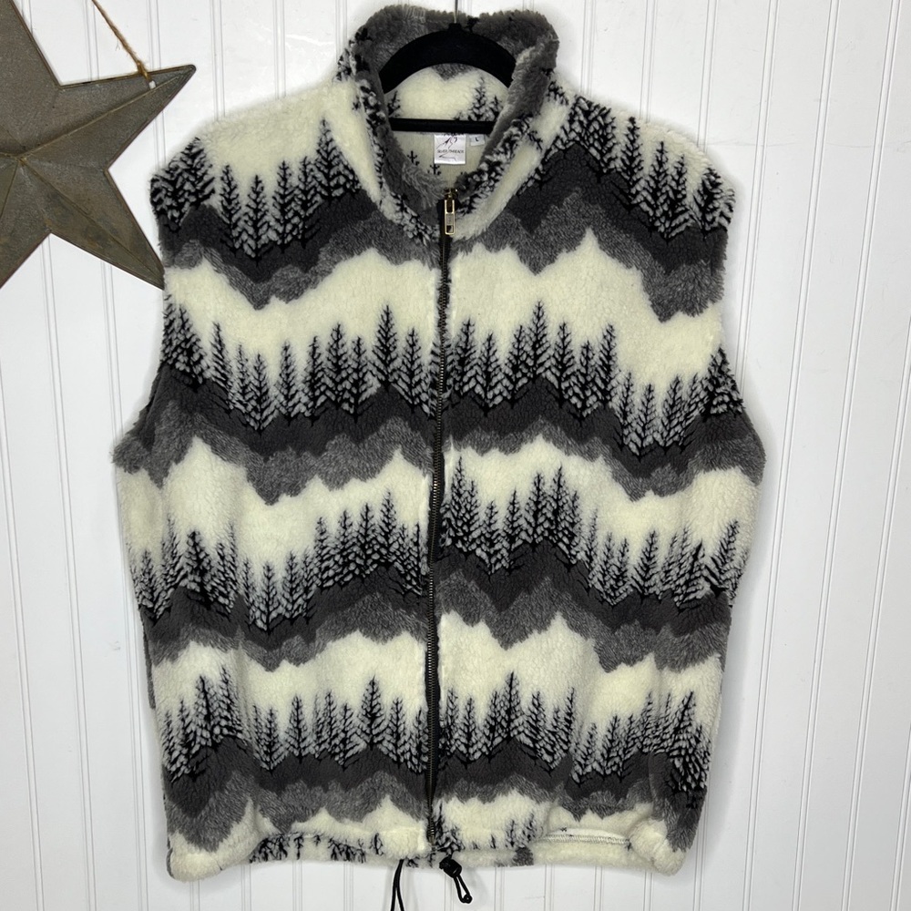 Women's Black and White Patterned Vest